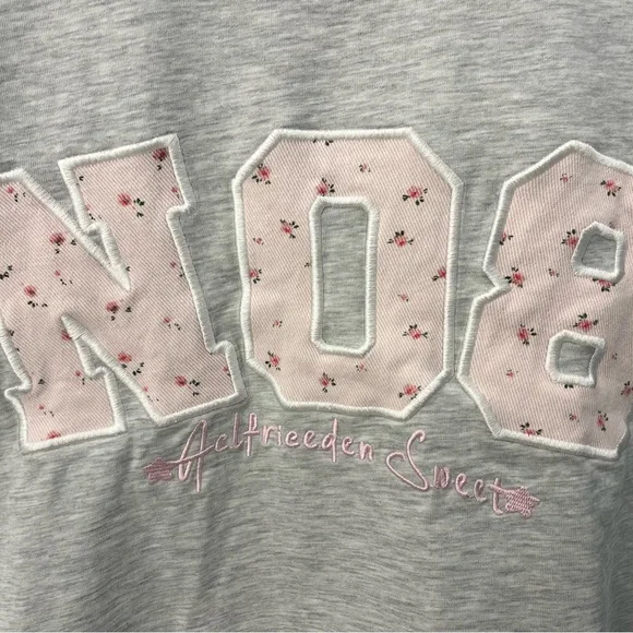 Aelfric Eden Flower Embroidery Number Tee Gray XS - Picture 3 of 5